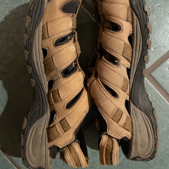 Sandals_&_Flip_Flops